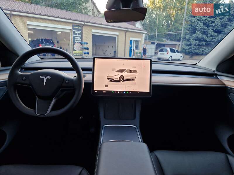 Позашляховик / Кросовер Tesla Model Y 2024 в Дніпрі