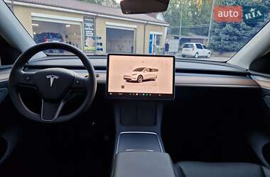 Позашляховик / Кросовер Tesla Model Y 2024 в 