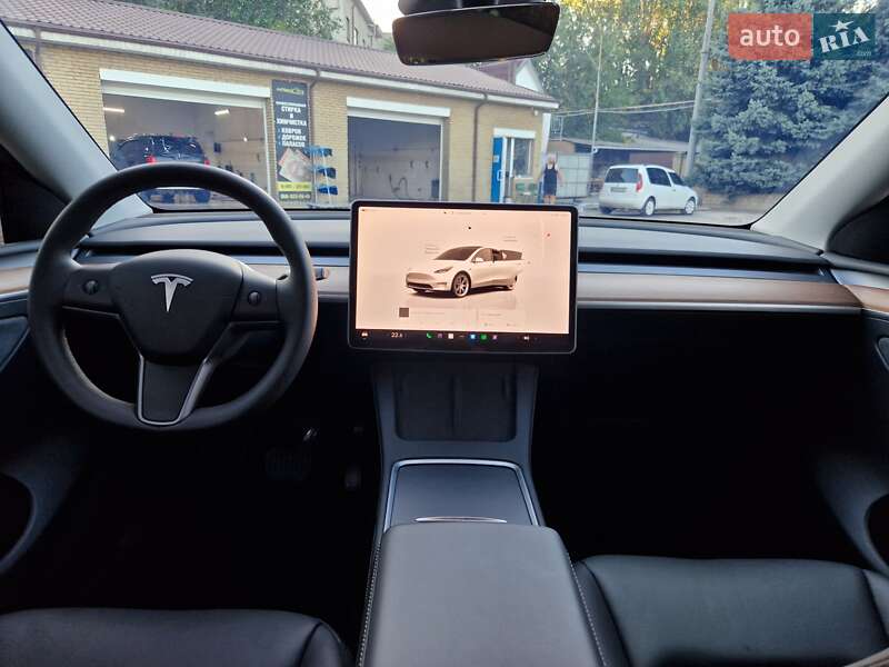 Позашляховик / Кросовер Tesla Model Y 2024 в Дніпрі