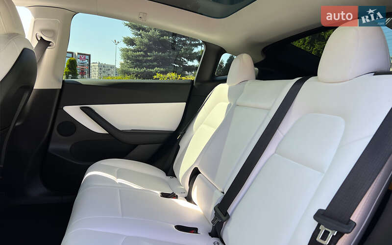 Позашляховик / Кросовер Tesla Model Y 2022 в Львові