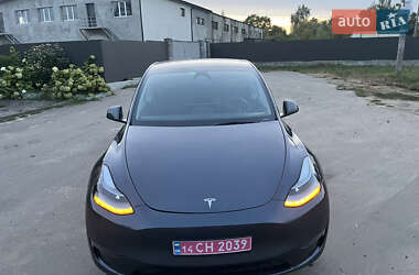 Позашляховик / Кросовер Tesla Model Y 2022 в  фото 4 Позашляховик / Кросовер Tesla Model Y 2022 в
