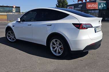 Позашляховик / Кросовер Tesla Model Y 2021 в 