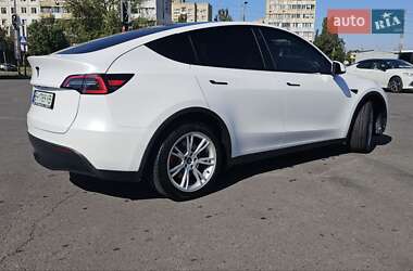 Позашляховик / Кросовер Tesla Model Y 2021 в 