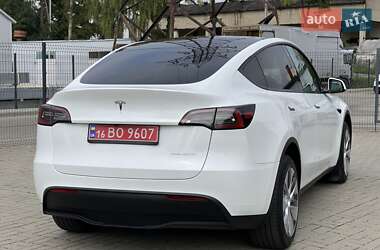 Позашляховик / Кросовер Tesla Model Y 2023 в 