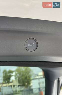 Позашляховик / Кросовер Tesla Model Y 2023 в 