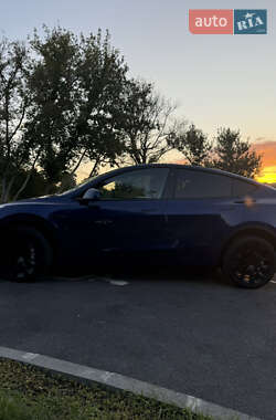 Позашляховик / Кросовер Tesla Model Y 2022 в 