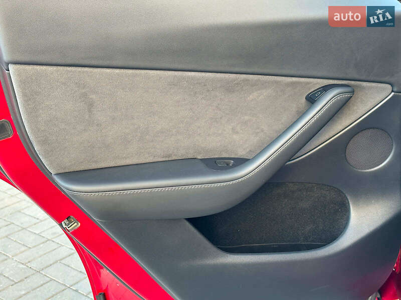 Позашляховик / Кросовер Tesla Model Y 2024 в Одесі