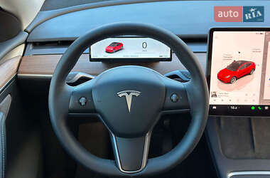 Внедорожник / Кроссовер Tesla Model Y 2024 в 