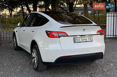 Внедорожник / Кроссовер Tesla Model Y 2021 в 