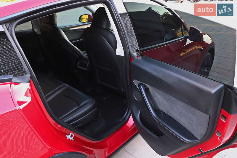 Позашляховик / Кросовер Tesla Model Y 2023 в Кременчуці