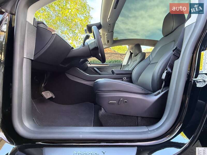 Позашляховик / Кросовер Tesla Model Y 2024 в Харкові