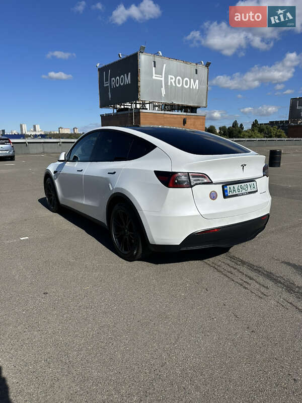 Позашляховик / Кросовер Tesla Model Y 2021 в Києві