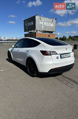 Позашляховик / Кросовер Tesla Model Y 2021 в 