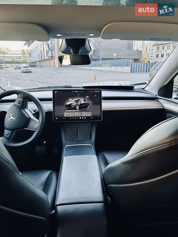 Позашляховик / Кросовер Tesla Model Y 2024 в Києві