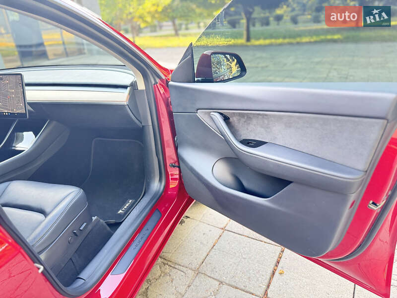 Внедорожник / Кроссовер Tesla Model Y 2020 в Запорожье