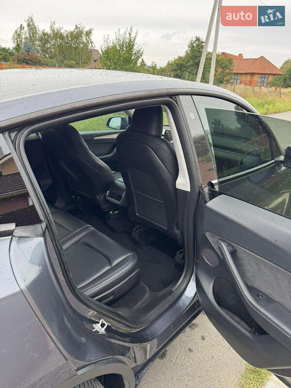 Позашляховик / Кросовер Tesla Model Y 2023 в Києві