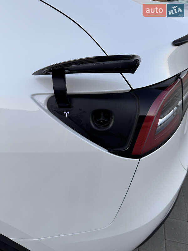Позашляховик / Кросовер Tesla Model Y 2022 в Хмельницькому