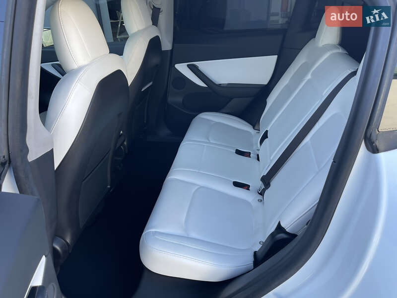 Внедорожник / Кроссовер Tesla Model Y 2020 в Луцке