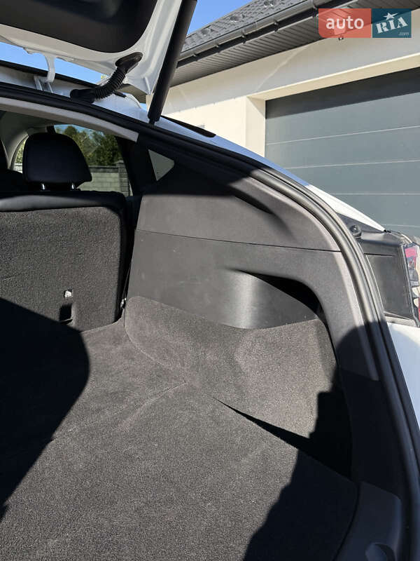 Позашляховик / Кросовер Tesla Model Y 2022 в Рівному