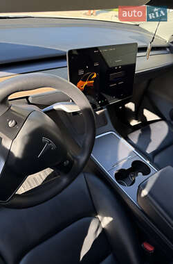 Позашляховик / Кросовер Tesla Model Y 2022 в 