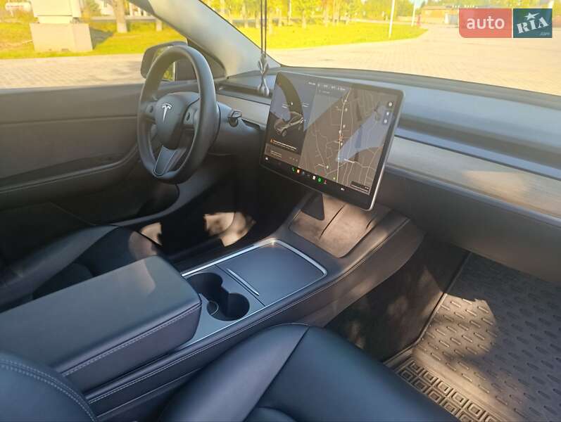Позашляховик / Кросовер Tesla Model Y 2021 в Тульчині