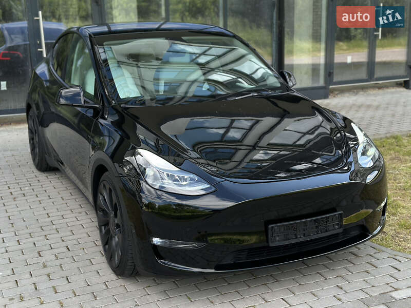 Позашляховик / Кросовер Tesla Model Y 2023 в Рівному