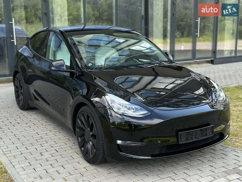 Позашляховик / Кросовер Tesla Model Y 2023 в Рівному