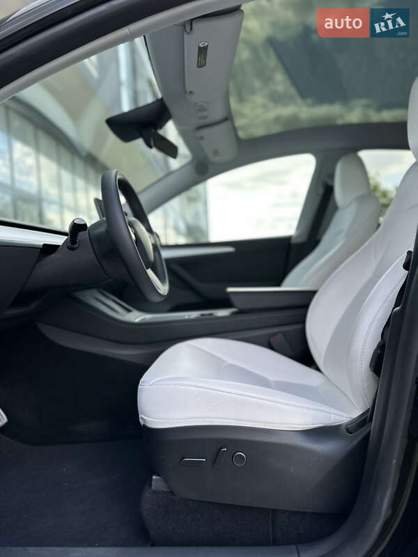 Позашляховик / Кросовер Tesla Model Y 2023 в Рівному