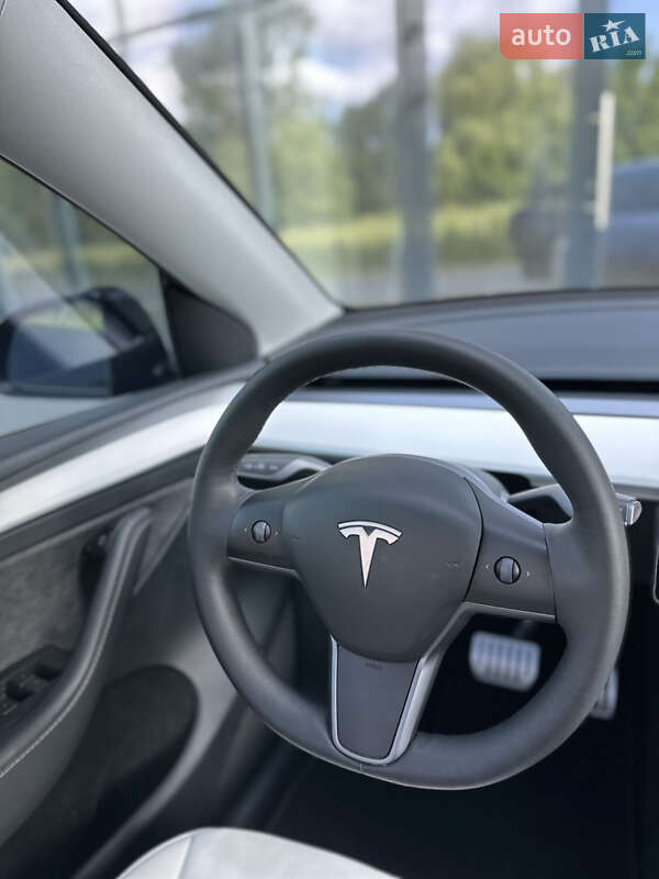 Позашляховик / Кросовер Tesla Model Y 2023 в Рівному