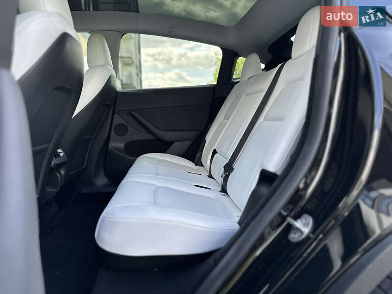 Позашляховик / Кросовер Tesla Model Y 2023 в Рівному