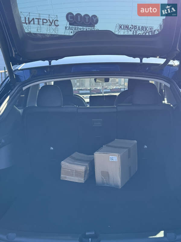 Внедорожник / Кроссовер Tesla Model Y 2020 в Киеве