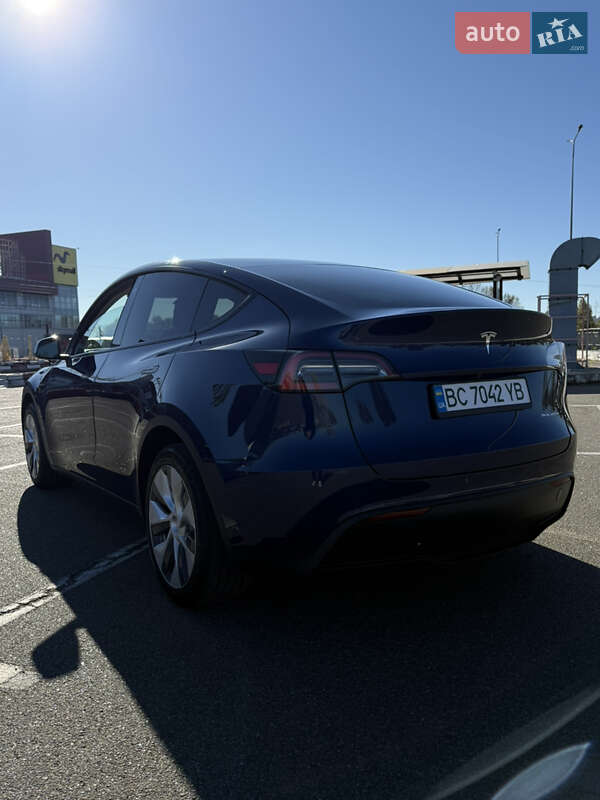 Внедорожник / Кроссовер Tesla Model Y 2020 в Киеве