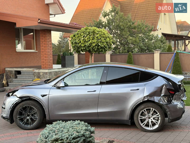 Позашляховик / Кросовер Tesla Model Y 2025 в Луцьку