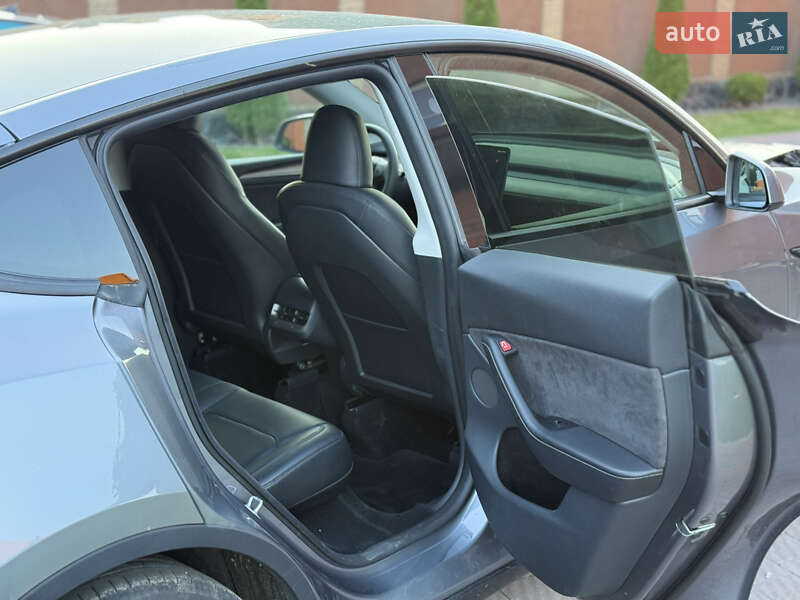 Позашляховик / Кросовер Tesla Model Y 2025 в Луцьку