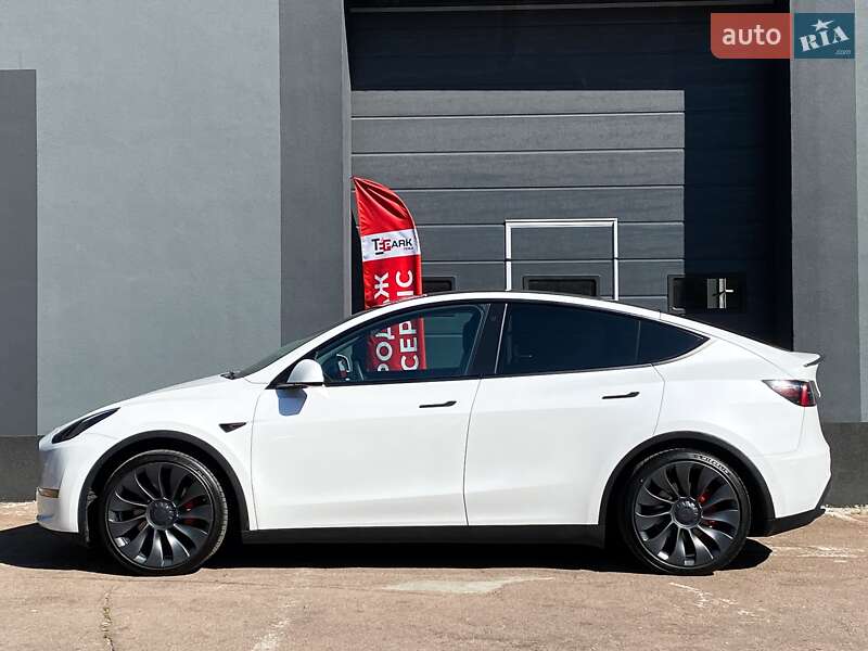 Внедорожник / Кроссовер Tesla Model Y 2022 в Киеве