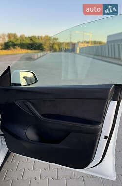 Позашляховик / Кросовер Tesla Model Y 2022 в 