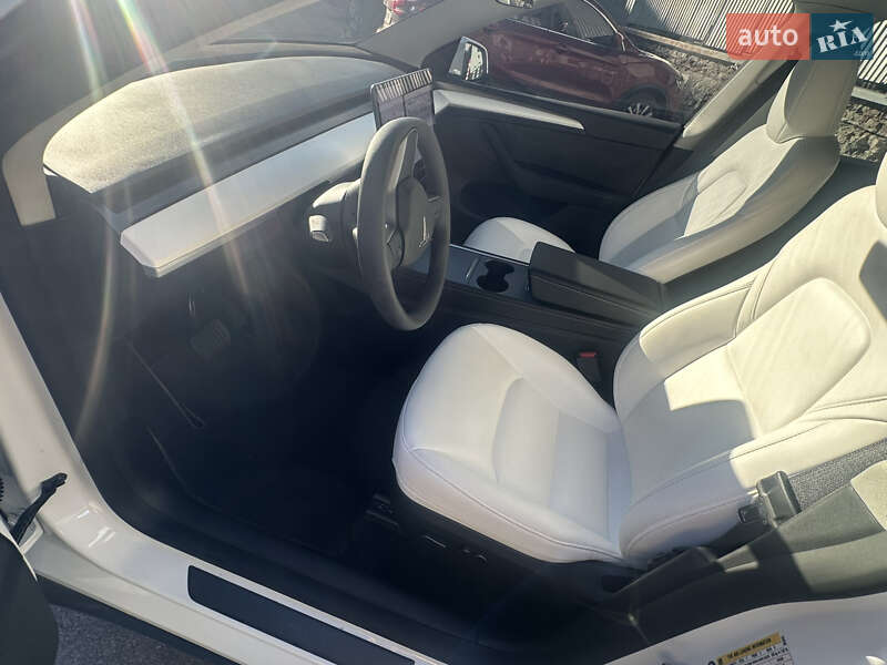 Позашляховик / Кросовер Tesla Model Y 2024 в Тернополі