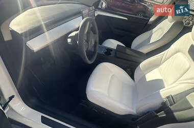 Внедорожник / Кроссовер Tesla Model Y 2024 в 