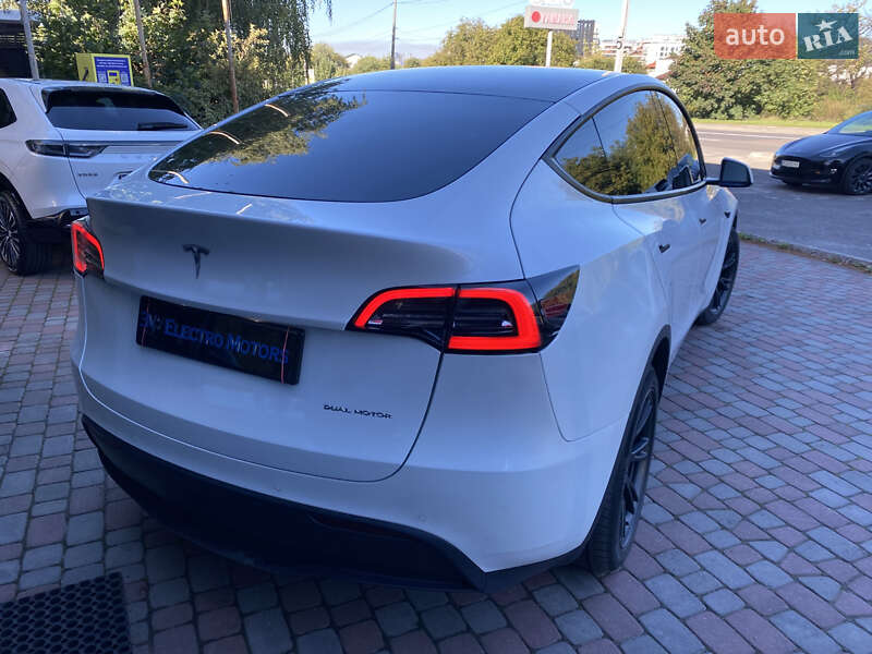 Позашляховик / Кросовер Tesla Model Y 2021 в Львові