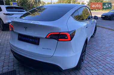 Внедорожник / Кроссовер Tesla Model Y 2021 в 