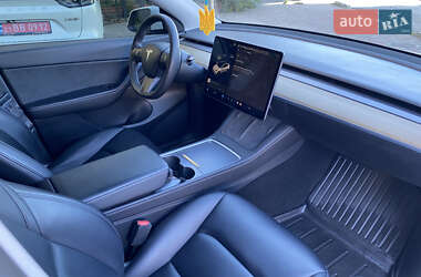 Внедорожник / Кроссовер Tesla Model Y 2021 в 