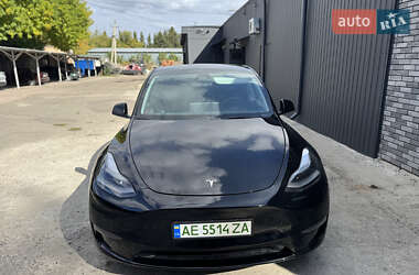 Позашляховик / Кросовер Tesla Model Y 2024 в 