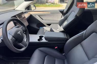 Позашляховик / Кросовер Tesla Model Y 2024 в 