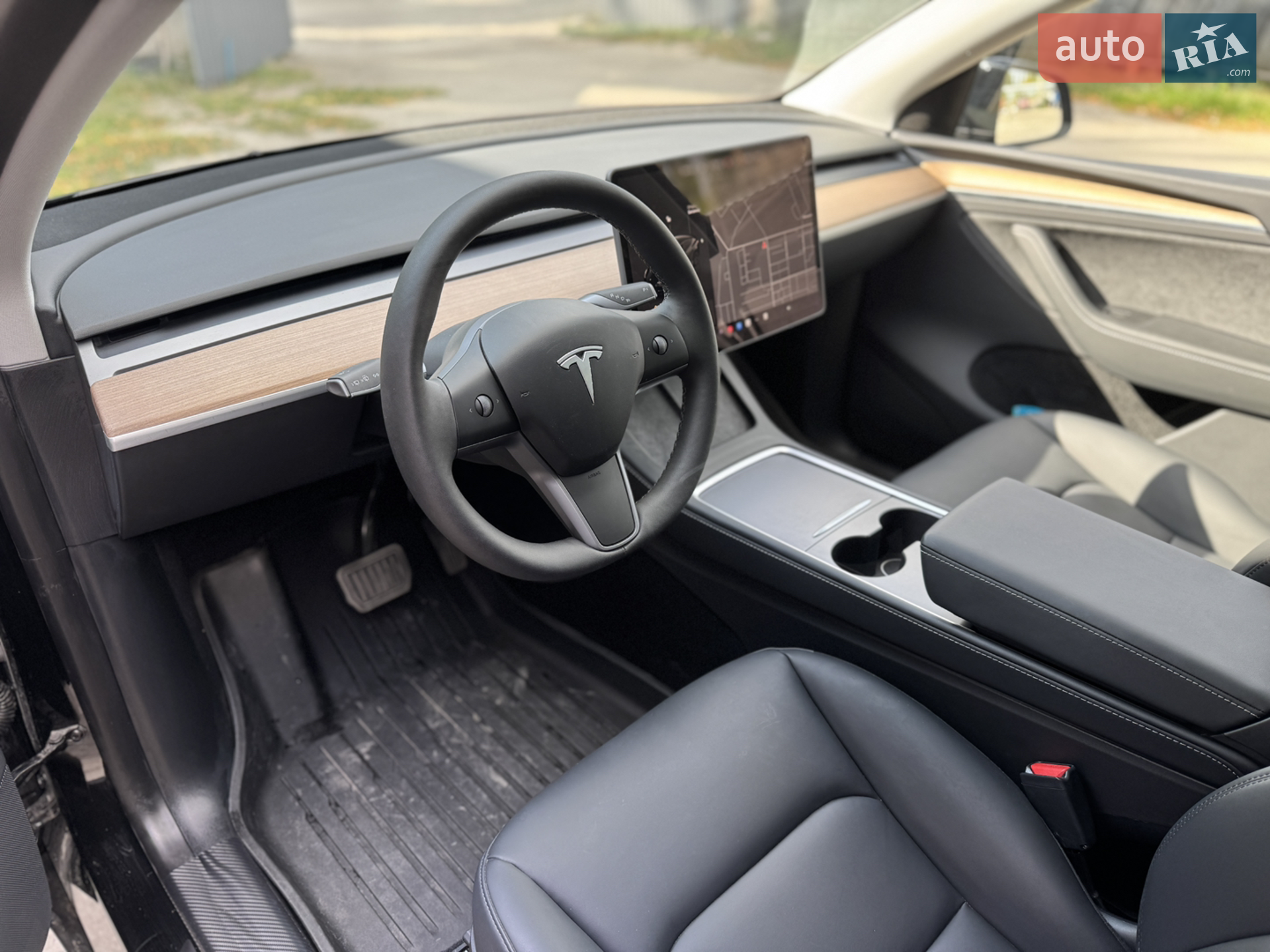 2024 Tesla Model Y - мініатюра 23