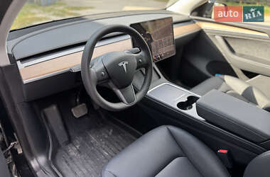 Позашляховик / Кросовер Tesla Model Y 2024 в 