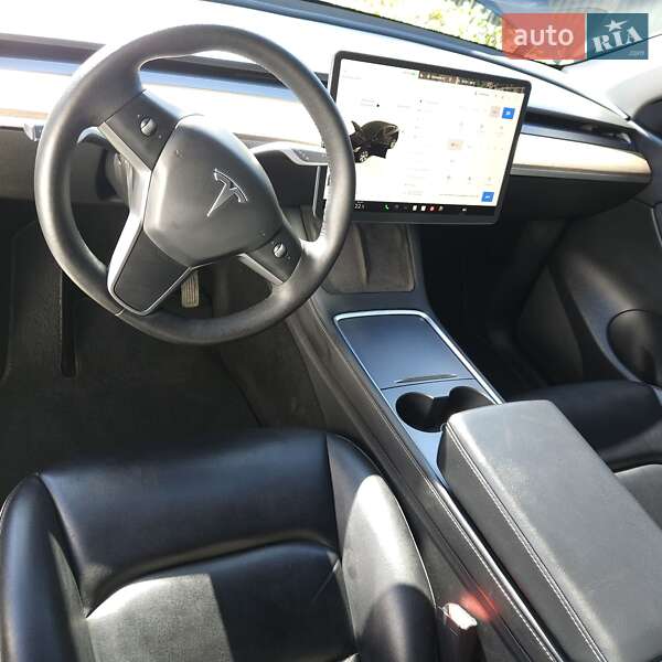 Седан Tesla Model Y 2022 в Луцьку
