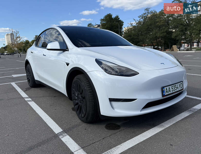 Позашляховик / Кросовер Tesla Model Y 2023 в Києві