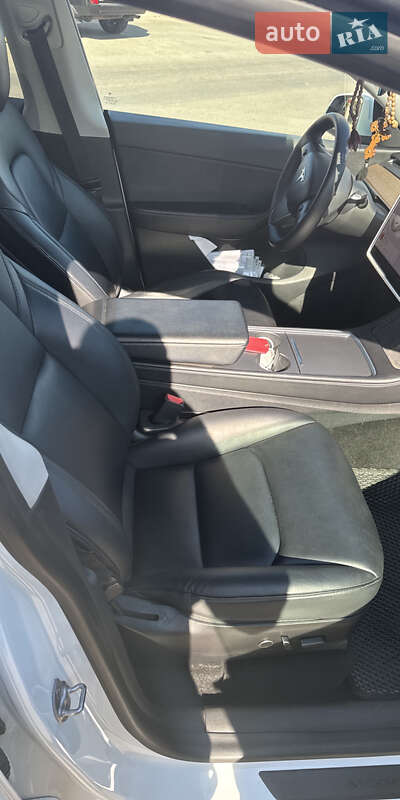 Внедорожник / Кроссовер Tesla Model Y 2021 в Одессе