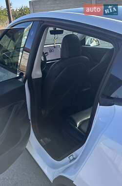 Позашляховик / Кросовер Tesla Model Y 2021 в 