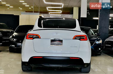 Внедорожник / Кроссовер Tesla Model Y 2021 в 